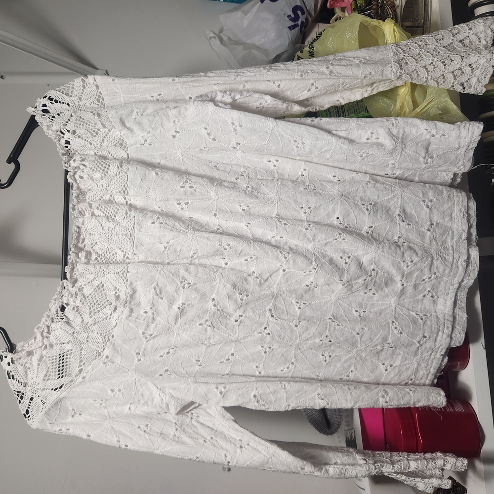 White Lace Long Sleeve Top